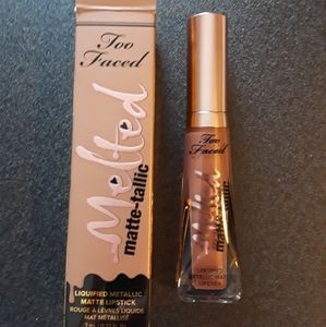 Too faced NWT matte lipstick